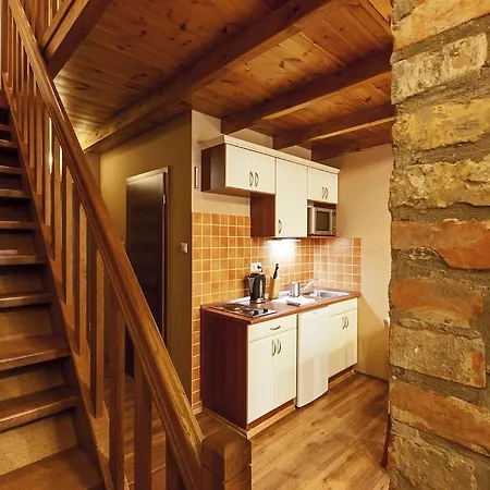 Halom Apartmans