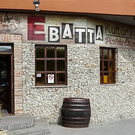 Halom Apartmans * Szazhalombatta