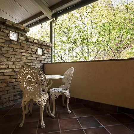 Halom Apartmans Szazhalombatta
